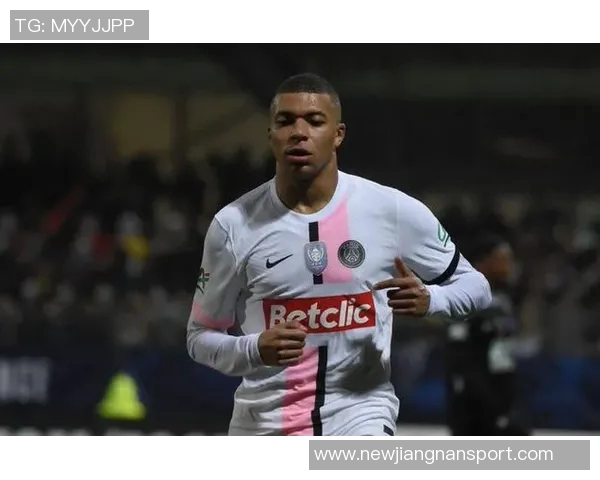 维尼修斯点球让姆巴佩错失帽子戏法他选择沉默应对争议